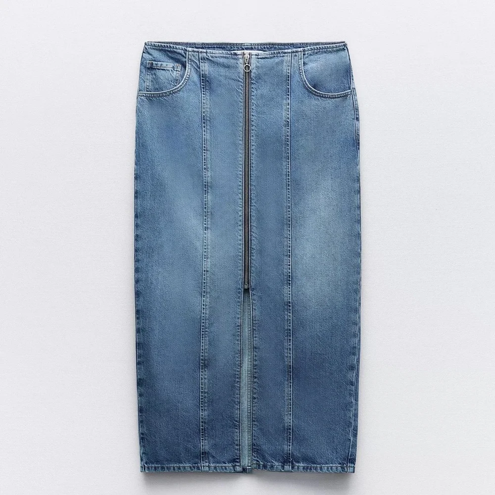 Classic Blue Denim Women's Jeans! NWOT - Picture 1 of 1